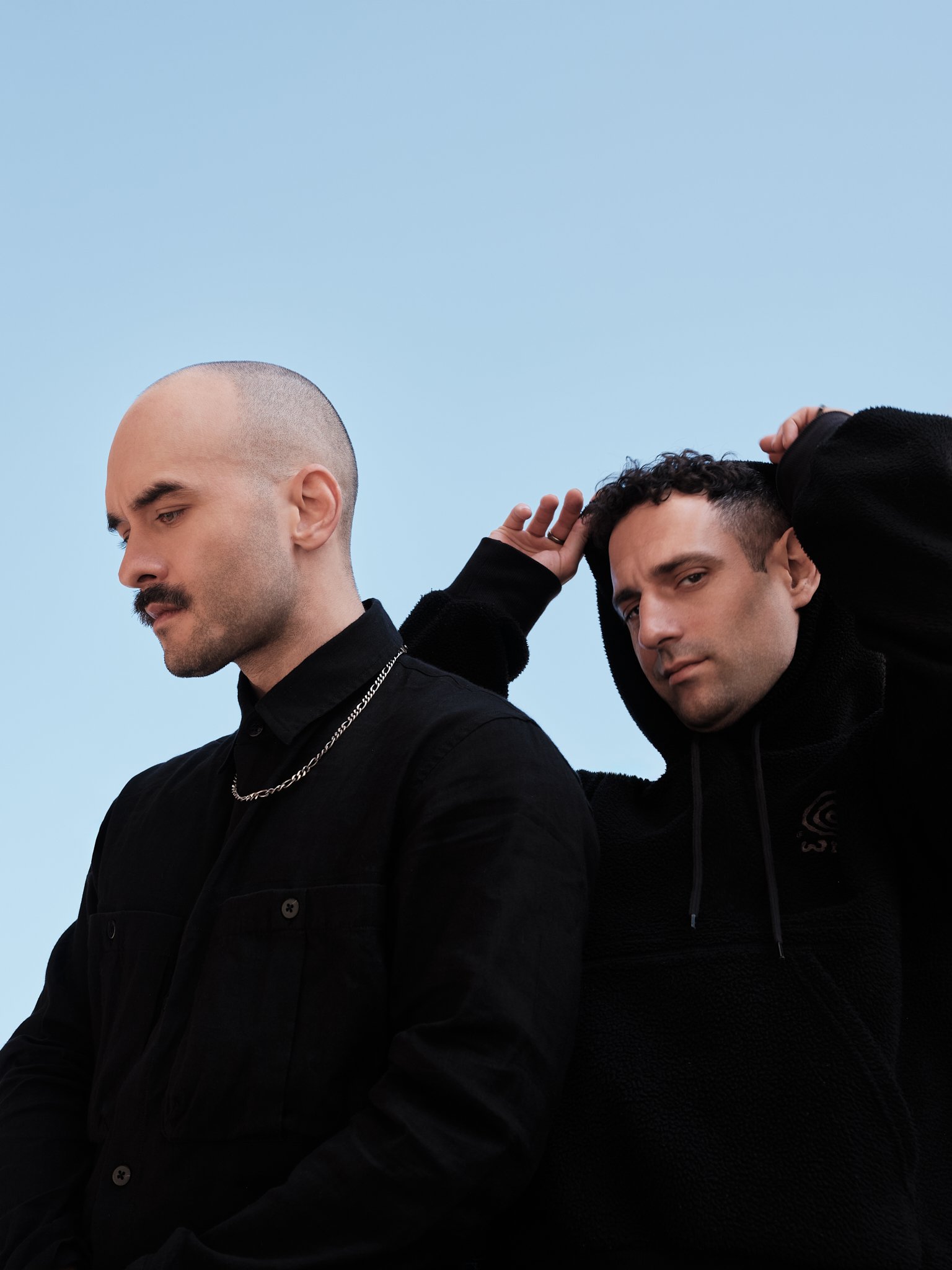 QZB „Dreams To Dust“: Bazelio duetas grįžta su antruoju albumu ir dvigubu permatomu vinilu